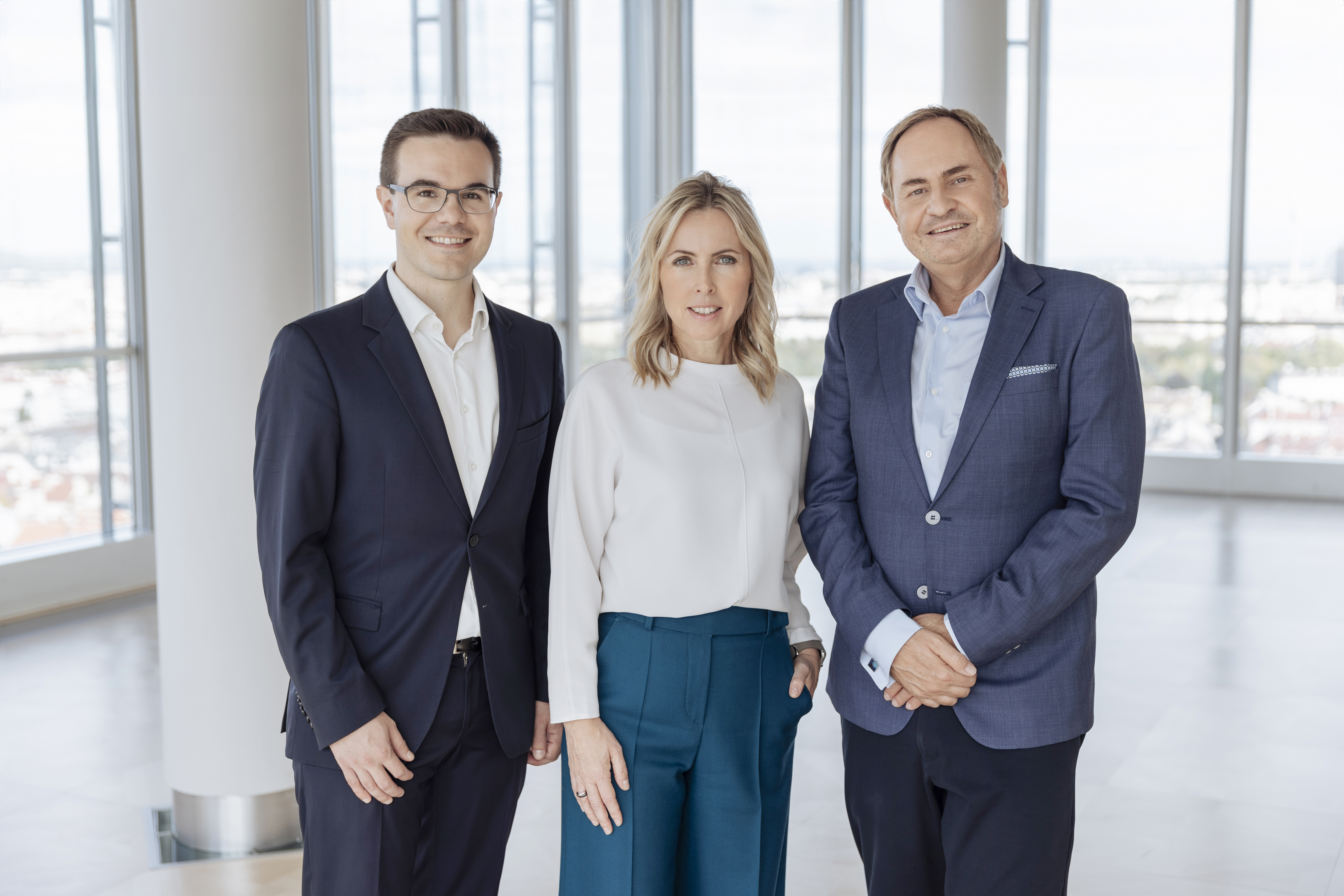 The press team poses together: Simon Schütt, Karin Kafesie and Wolfgang Haas (from left to right)